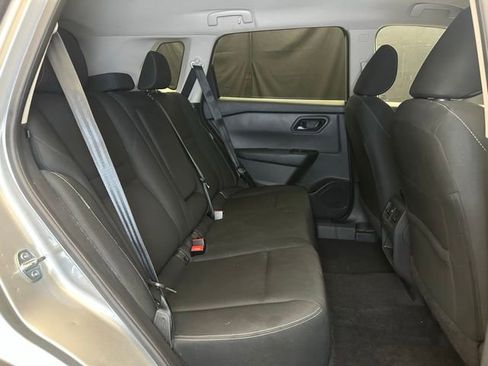 Used 2024 Nissan Rogue S FWD image 17
