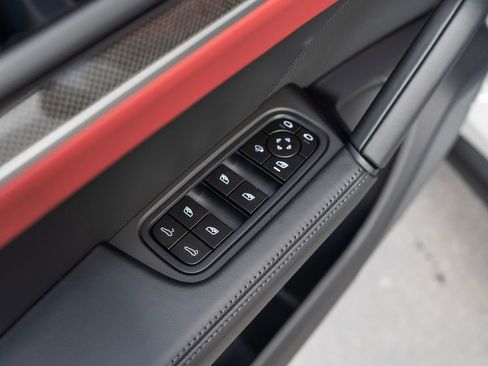New 2026 Porsche Cayenne Coupe AWD/4WD image 31