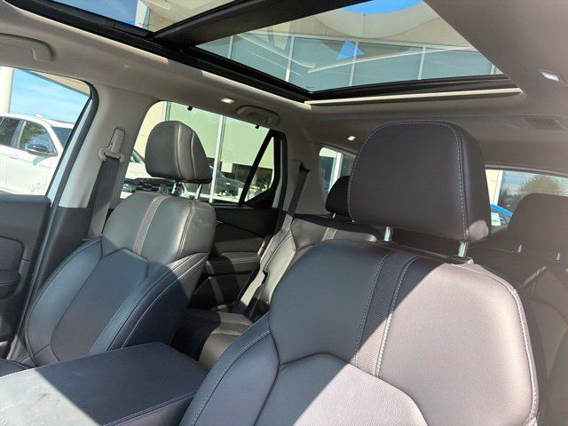 Used 2025 Honda Pilot Touring image 16