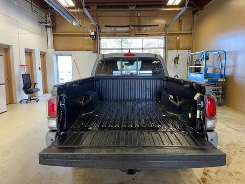 Used 2021 Toyota Tacoma TRD Sport image 18