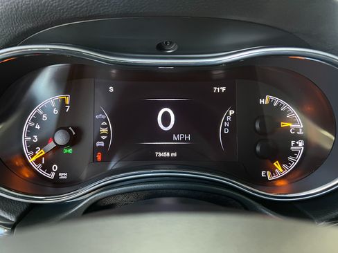 Used 2020 Jeep Grand Cherokee Trailhawk w/ Premium Lighting Group AWD/4WD image 13