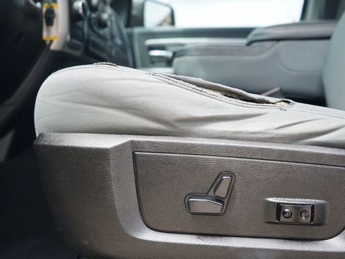 Used 2019 RAM 1500 Big Horn RWD image 29