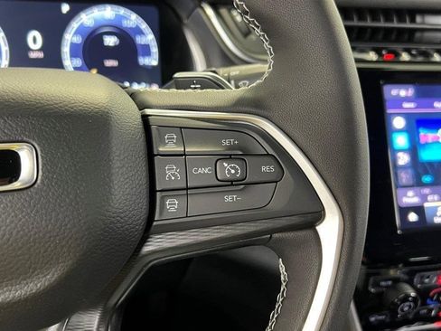 New 2025 Jeep Grand Cherokee Laredo X w/ Luxury Tech Group I image 35