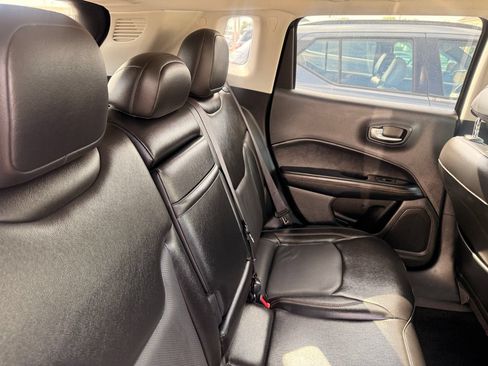 Used 2018 Jeep Compass Limited AWD/4WD image 14