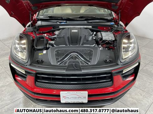 Used 2022 Porsche Macan S w/ Premium Package Plus image 9
