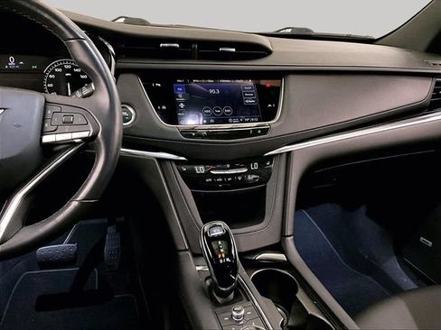 Used 2023 Cadillac XT6 Luxury AWD/4WD image 6