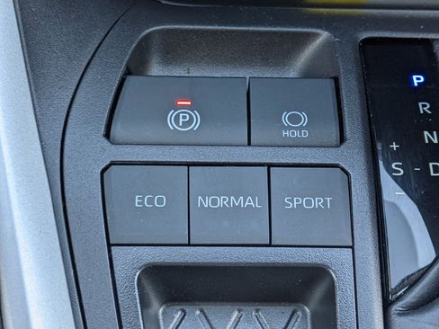 Used 2024 Toyota RAV4 XLE image 28