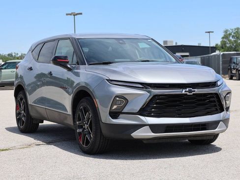 Used 2025 Chevrolet Blazer LT w/ Redline Edition AWD/4WD image 4