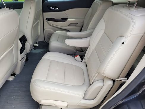 Used 2021 GMC Acadia Denali w/ Denali Technology Package FWD image 26