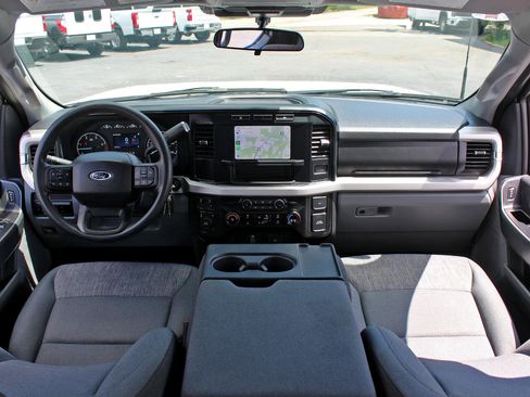 Used 2024 Ford F250 XLT image 23