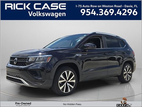 Used 2022 Volkswagen Taos SE FWD image 1