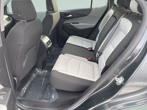 Used 2021 Chevrolet Equinox LS image 17