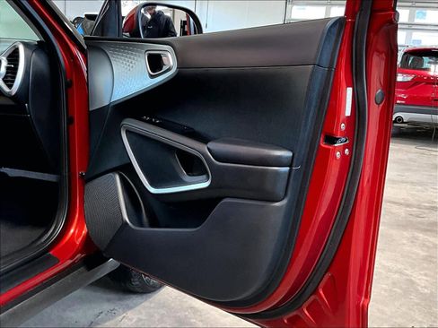 Used 2023 Kia Soul LX image 12