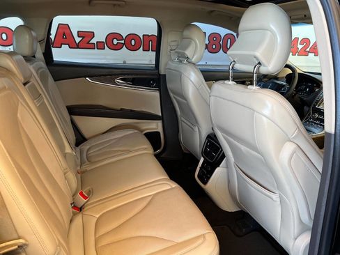 Used 2019 Lincoln Nautilus Reserve image 9