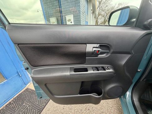 Used 2009 Scion xB FWD image 43