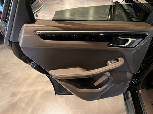 Used 2024 Porsche Macan S AWD/4WD image 16