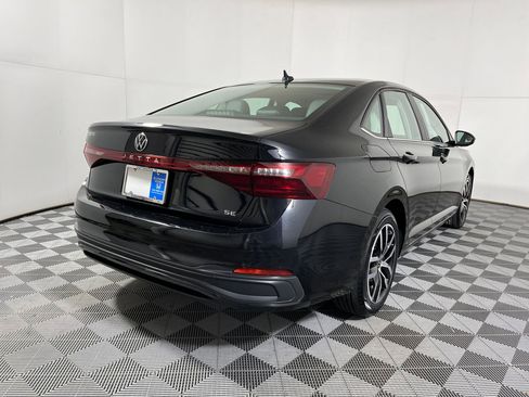 Used 2025 Volkswagen Jetta SE image 7