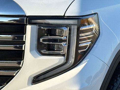 Used 2026 GMC Sierra 1500 SLT AWD/4WD image 4