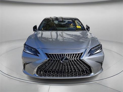 Used 2025 Lexus ES 350 Ultra Luxury image 3