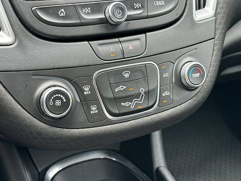 Used 2022 Chevrolet Malibu LS w/ Driver Confidence Package II FWD image 16