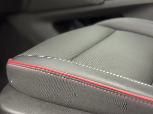 Used 2023 Buick Envision Essence w/ Sport Touring Package image 20