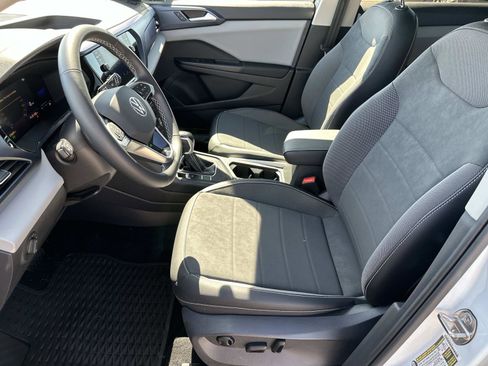 Used 2022 Volkswagen Taos SE image 19