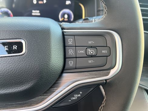 Used 2024 Jeep Wagoneer Series II w/ Premium Group I image 28