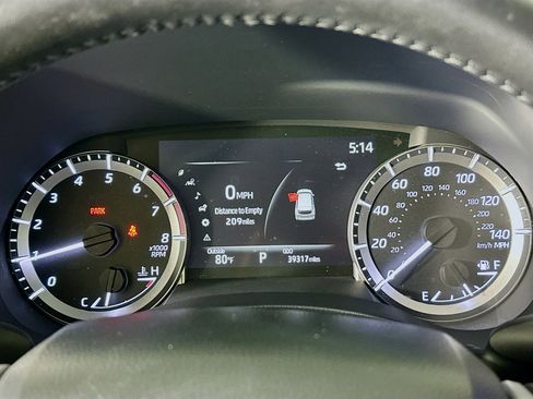 Used 2024 Toyota Highlander XLE image 19