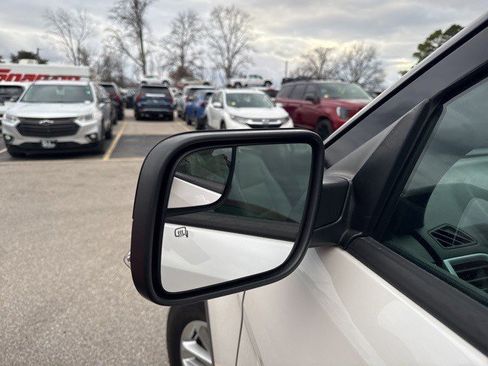 Used 2015 Ford Explorer XLT w/ Equipment Group 202A image 9