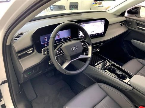 New 2026 Audi Q3 quattro 2.0T AWD/4WD image 3