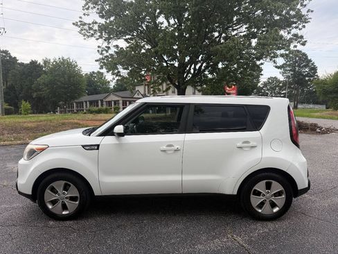 Used 2016 Kia Soul FWD image 7