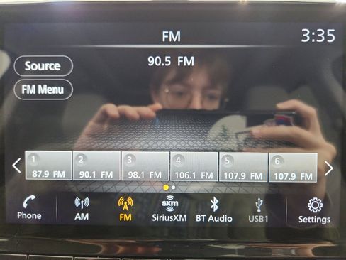 Used 2023 Nissan Pathfinder SL w/ SL Premium Package image 18