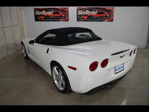 Used 2010 Chevrolet Corvette Convertible w/ Preferred Equipment Group RWD image 23