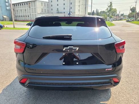 Used 2024 Chevrolet Trax RS w/ Driver Confidence Package FWD image 9