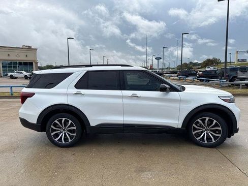 Certified 2023 Ford Explorer ST-Line w/ Class IV Trailer Tow Package RWD image 16