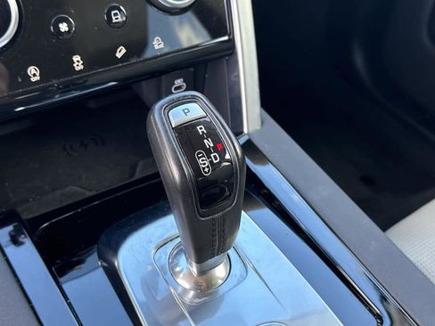 Used 2022 Land Rover Discovery Sport SE image 26