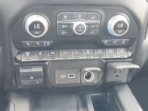 Used 2022 GMC Sierra 2500 Denali w/ Denali Ultimate Package image 20