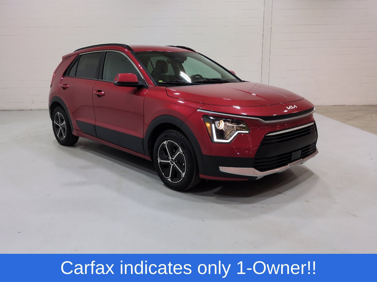 Certified 2024 Kia Niro EX FWD image 2