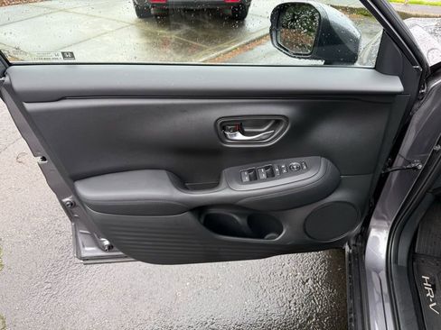 Certified 2025 Honda HR-V LX image 12