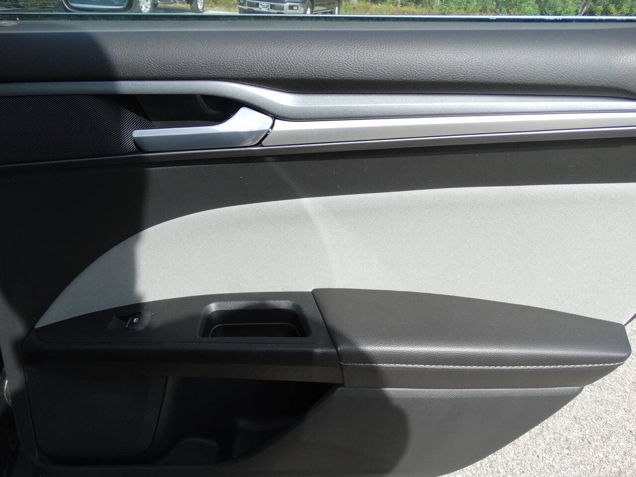 Used 2015 Ford Fusion S FWD image 30