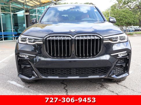 Used 2022 BMW X7 xDrive40i w/ M Sport Package AWD/4WD image 13