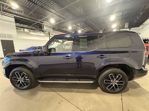 Used 2026 Lexus GX 550 AWD/4WD image 6