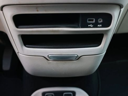 Used 2018 Chrysler Pacifica Touring Plus w/ Tire & Wheel Group FWD image 39