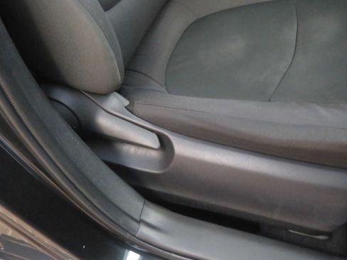Used 2021 Toyota Corolla LE FWD image 26