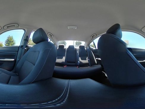 Used 2025 Nissan Altima 2.5 SV FWD image 42