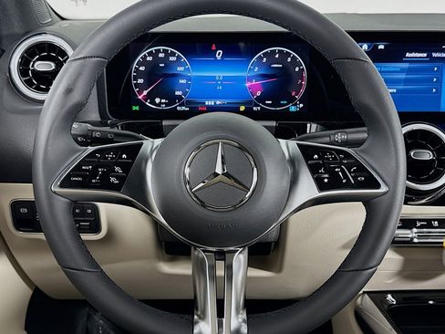 New 2026 Mercedes-Benz GLA 250 image 17
