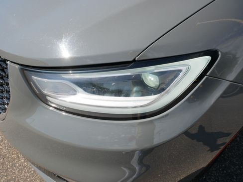 Used 2022 Chrysler Pacifica Touring-L FWD image 16