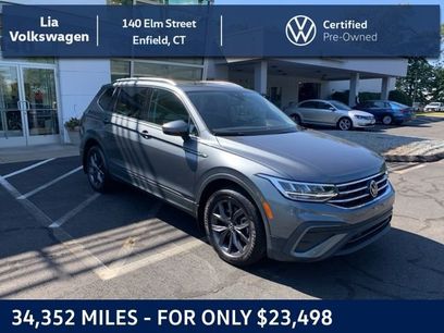 Used 2022 Volkswagen Tiguan SE w/ Panoramic Sunroof Package