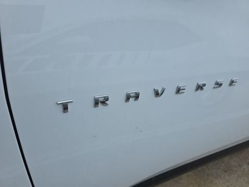 Used 2023 Chevrolet Traverse LT FWD image 11