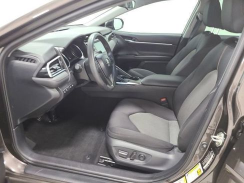 Used 2018 Toyota Camry LE FWD image 16